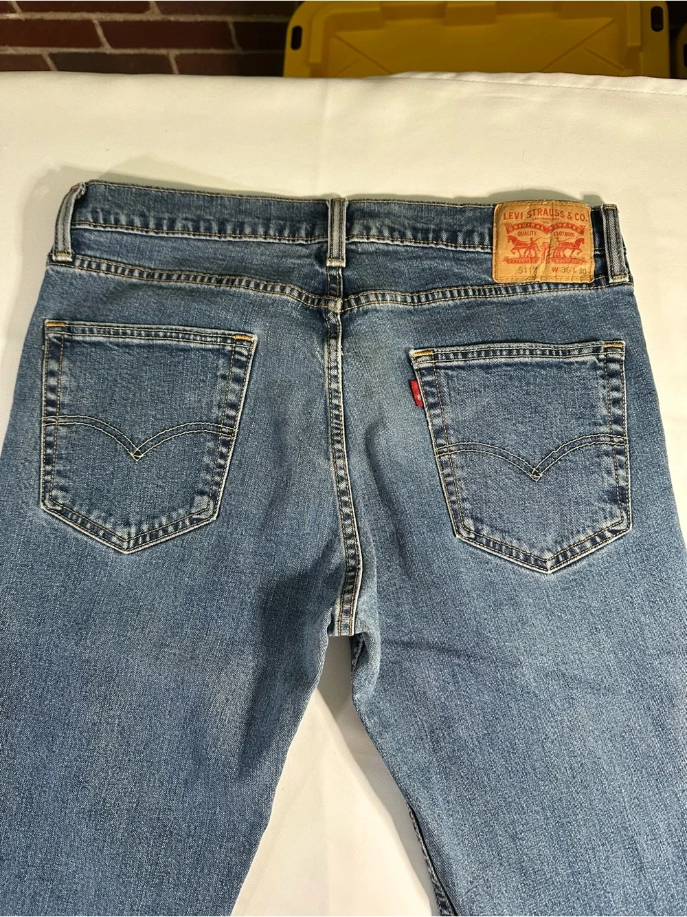 Levi's Men's Slim Straight Medium Blue Denim Jeans